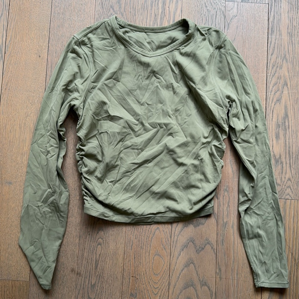 Lululemon green longsleeve cinched side crop top